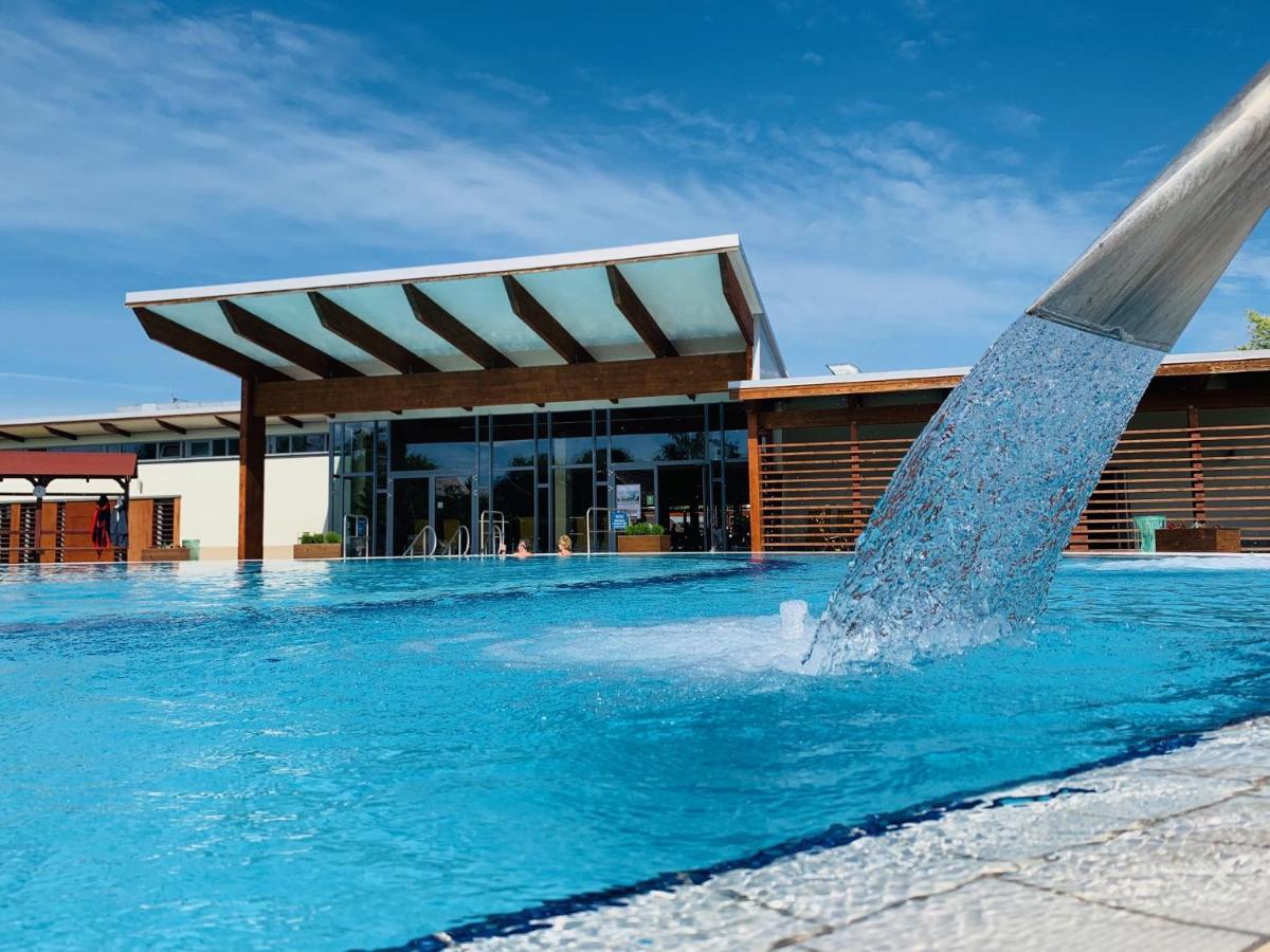 Barack Thermal Hotel And Spa Tiszakécske Eksteriør billede
