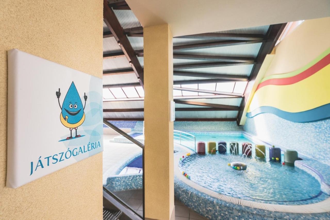 Barack Thermal Hotel And Spa Tiszakécske Eksteriør billede
