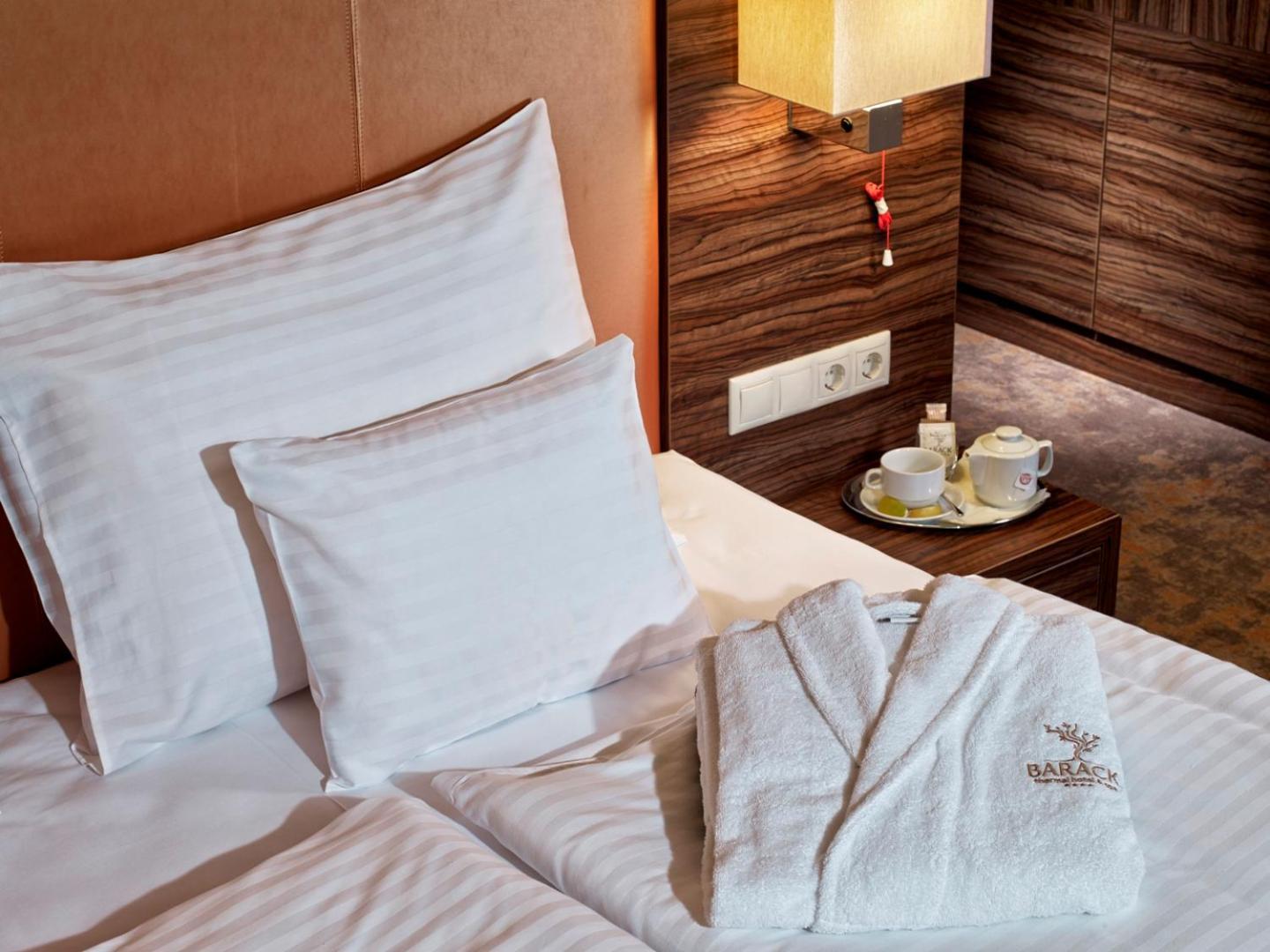 Barack Thermal Hotel And Spa Tiszakécske Eksteriør billede